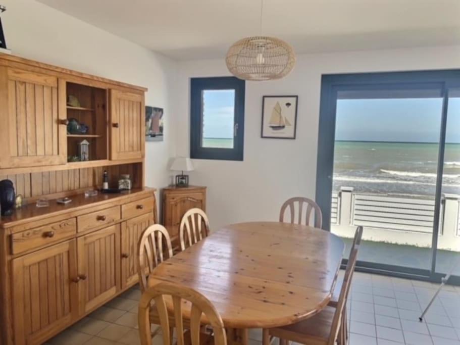 Villa De La Plage, Front De Mer, Juno Beach Bernieres-sur-Mer Экстерьер фото