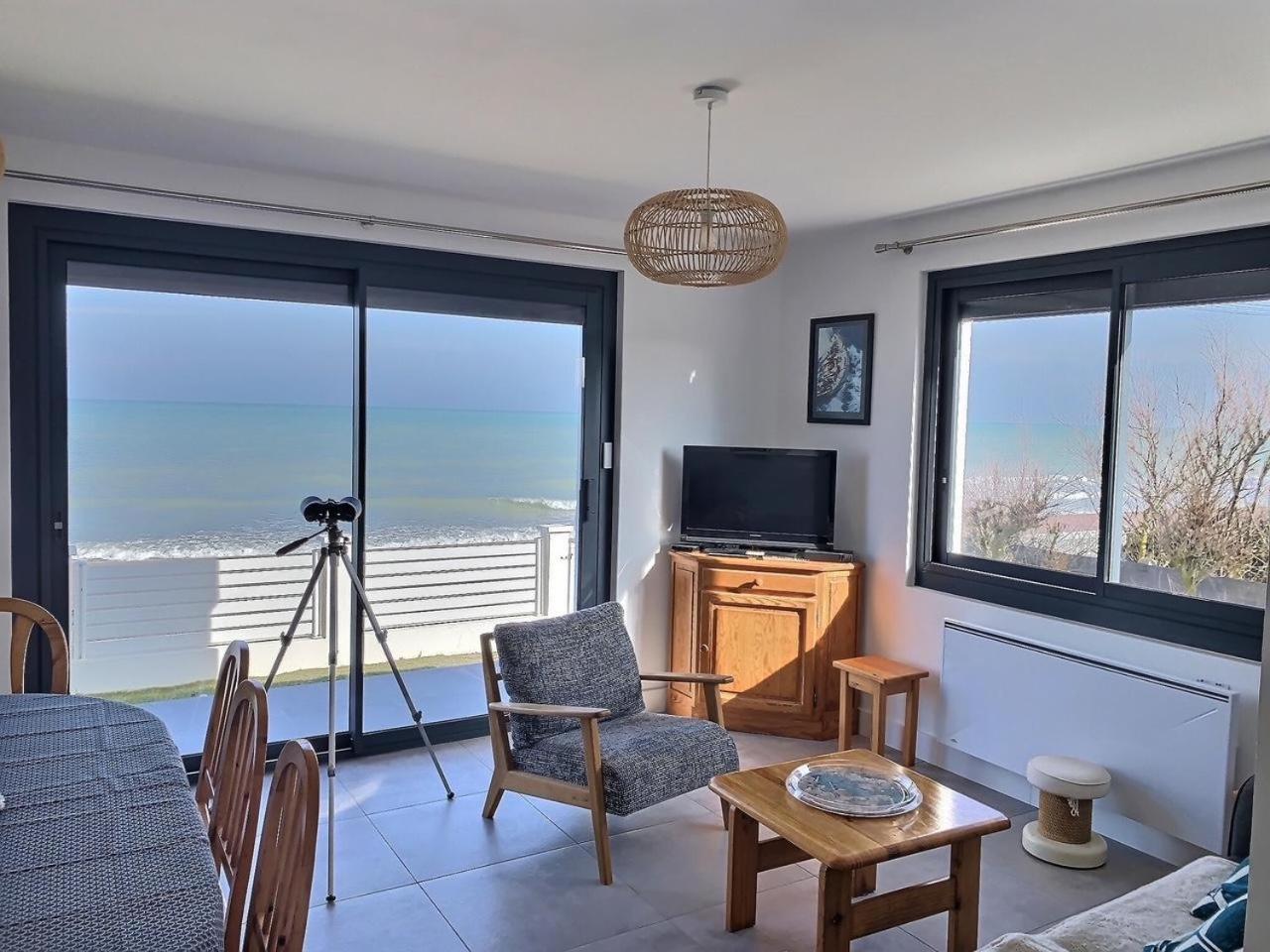 Villa De La Plage, Front De Mer, Juno Beach Bernieres-sur-Mer Экстерьер фото
